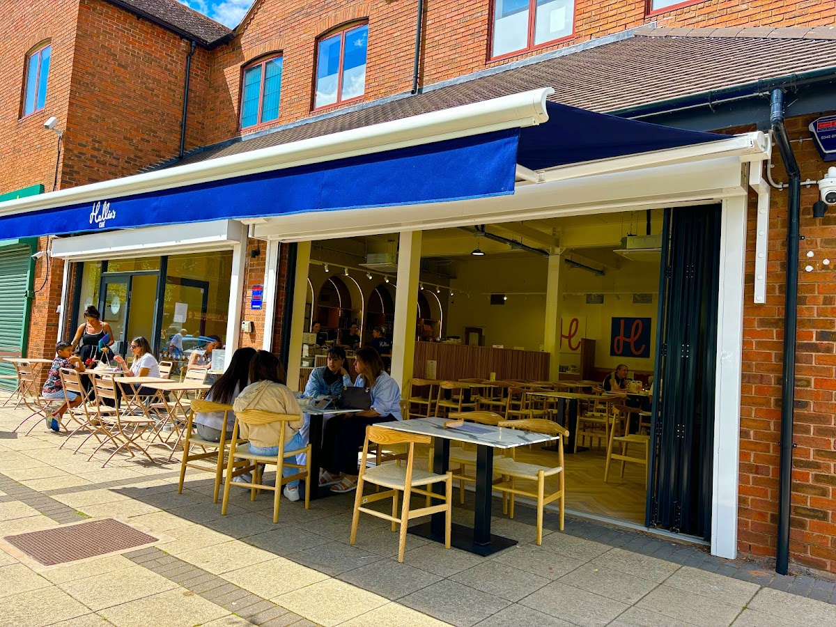 Hallies Cafe
